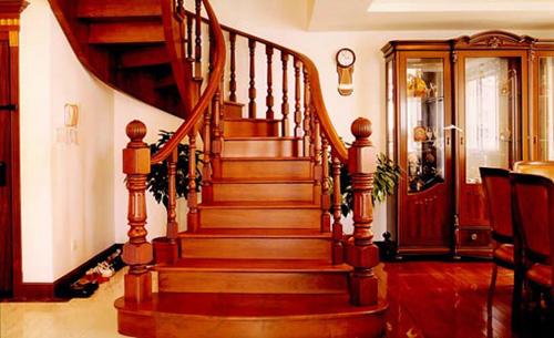 苏州实木楼梯生产厂家】  【产品介绍】:    楼梯是建筑中的小建筑,它
